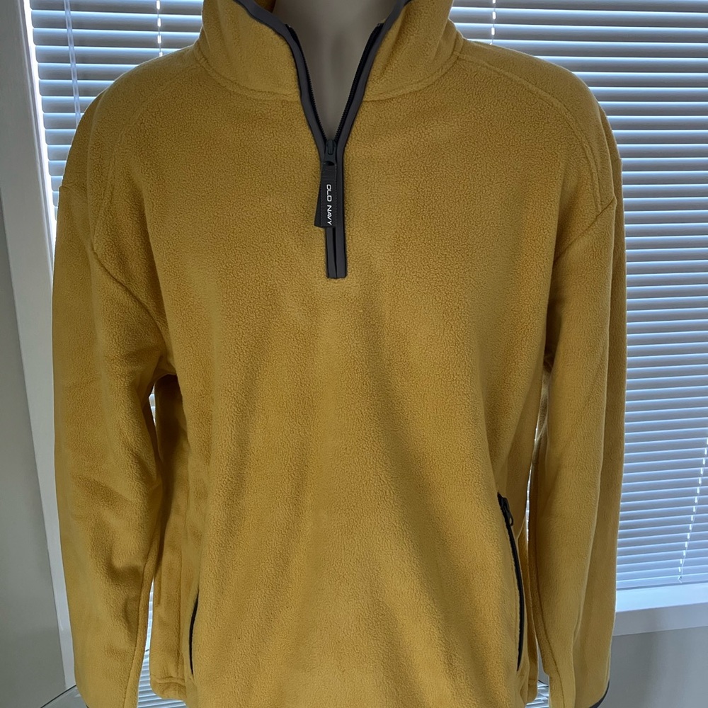OLD NAVY Men's Yellow Fleece Pullover